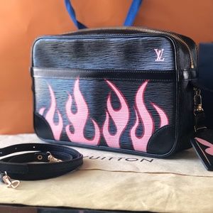 🌸🍒Custom Authentic Vintage Epi Pouch 28🍒